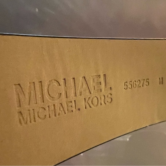 ✅Michael Kors 38mm Leather Reversible MK Logo Plaque Buckle Belt